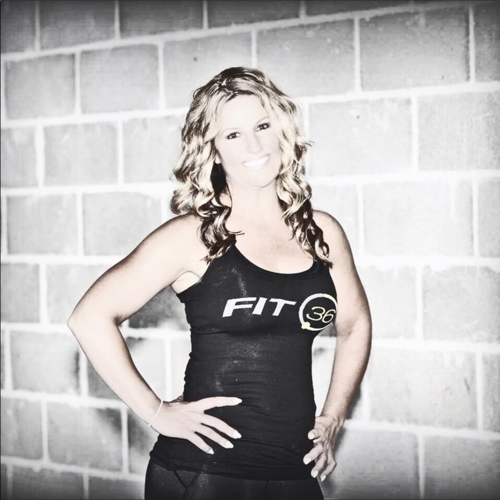 Cute workout top! Fits well. Wife beater.